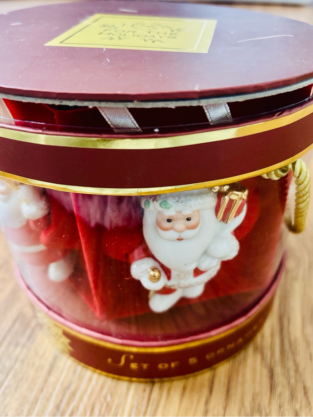 Gently used, LENOX Set of 5 Santa Stand-Abouts Ornament Set 💚🎅 ❤️🎄